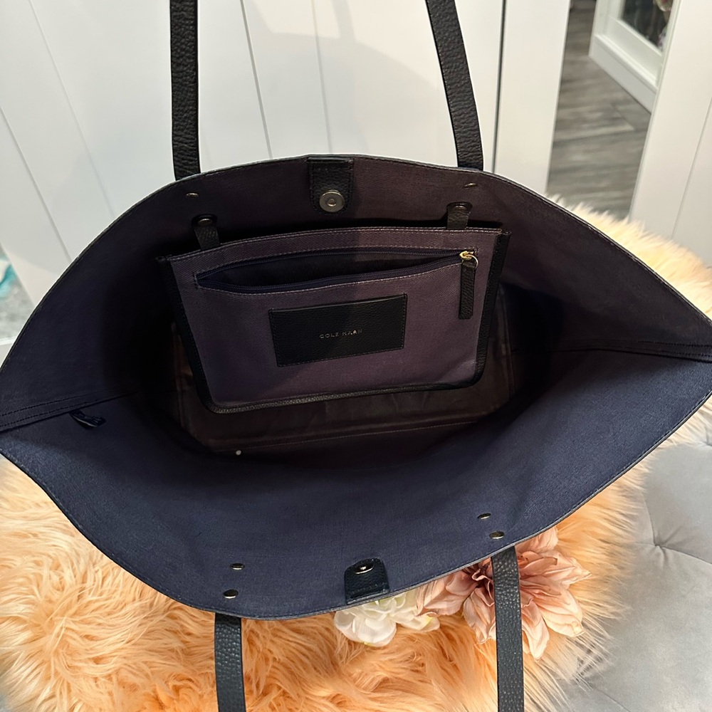 Cole Haan Black Leather Shoulder Tote Bag LG Gold Hardware LIKE NEW! 60% OFF - Picture 9 of 10